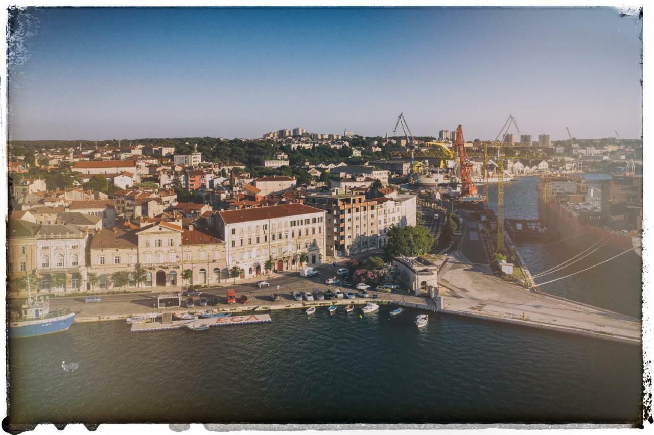 Luxury Apartment Jana With Private Parking Pula Exterior photo